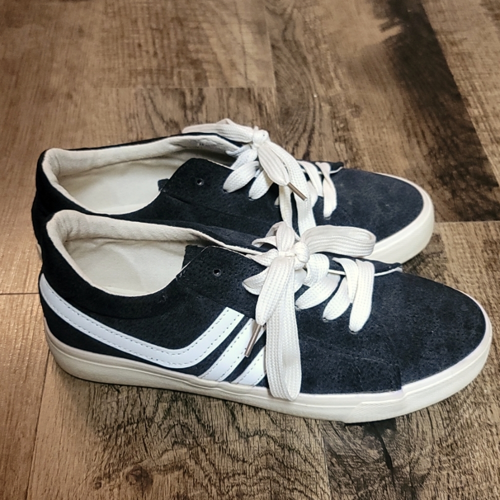 Black Sneakers Shoes